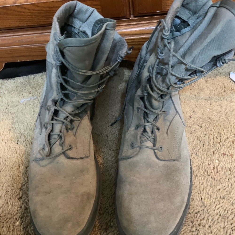 Men’s combat boots